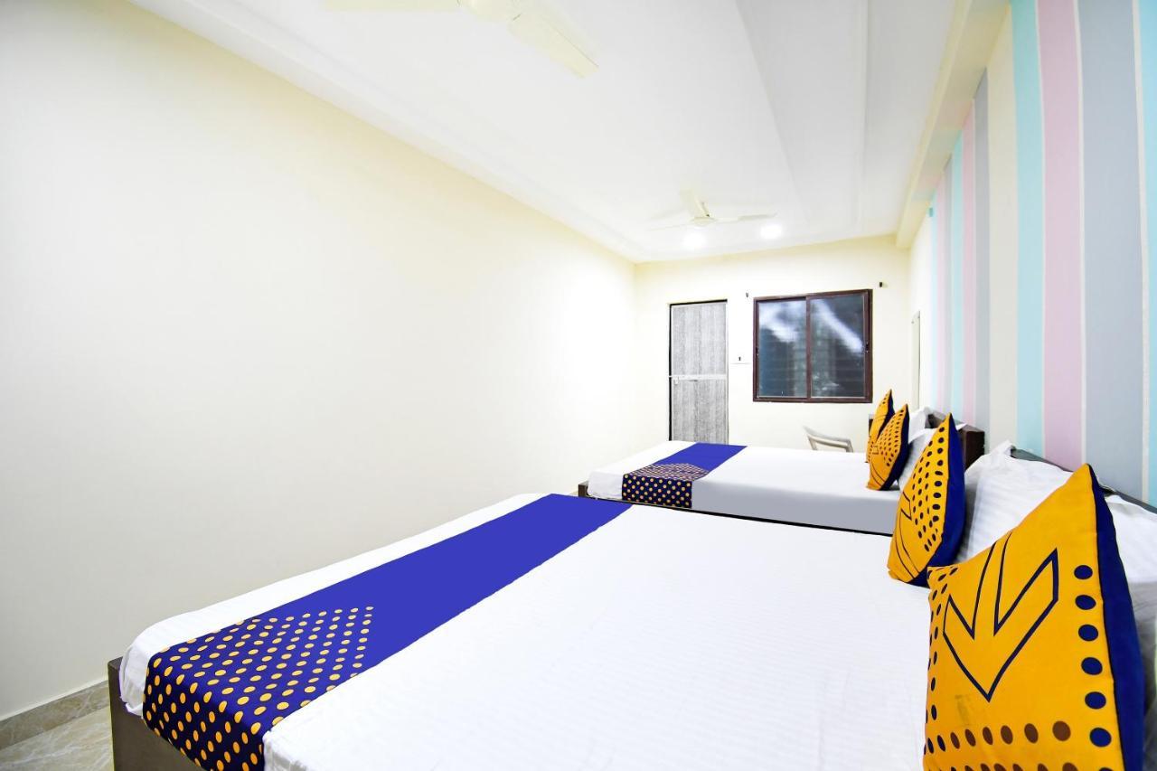 Отель Spot On 67472 Anant Palace Raj Nandgaon Экстерьер фото