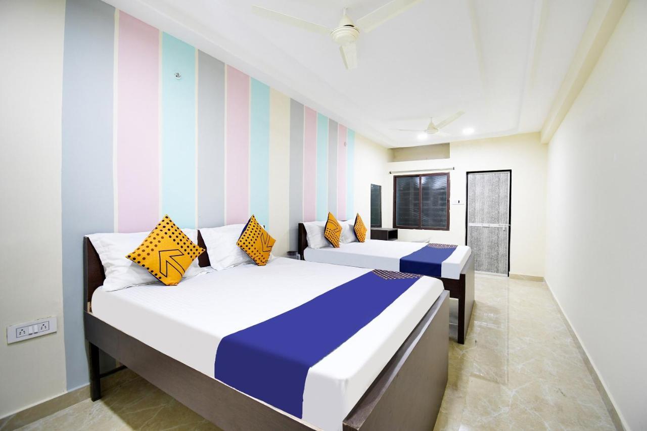 Отель Spot On 67472 Anant Palace Raj Nandgaon Номер фото