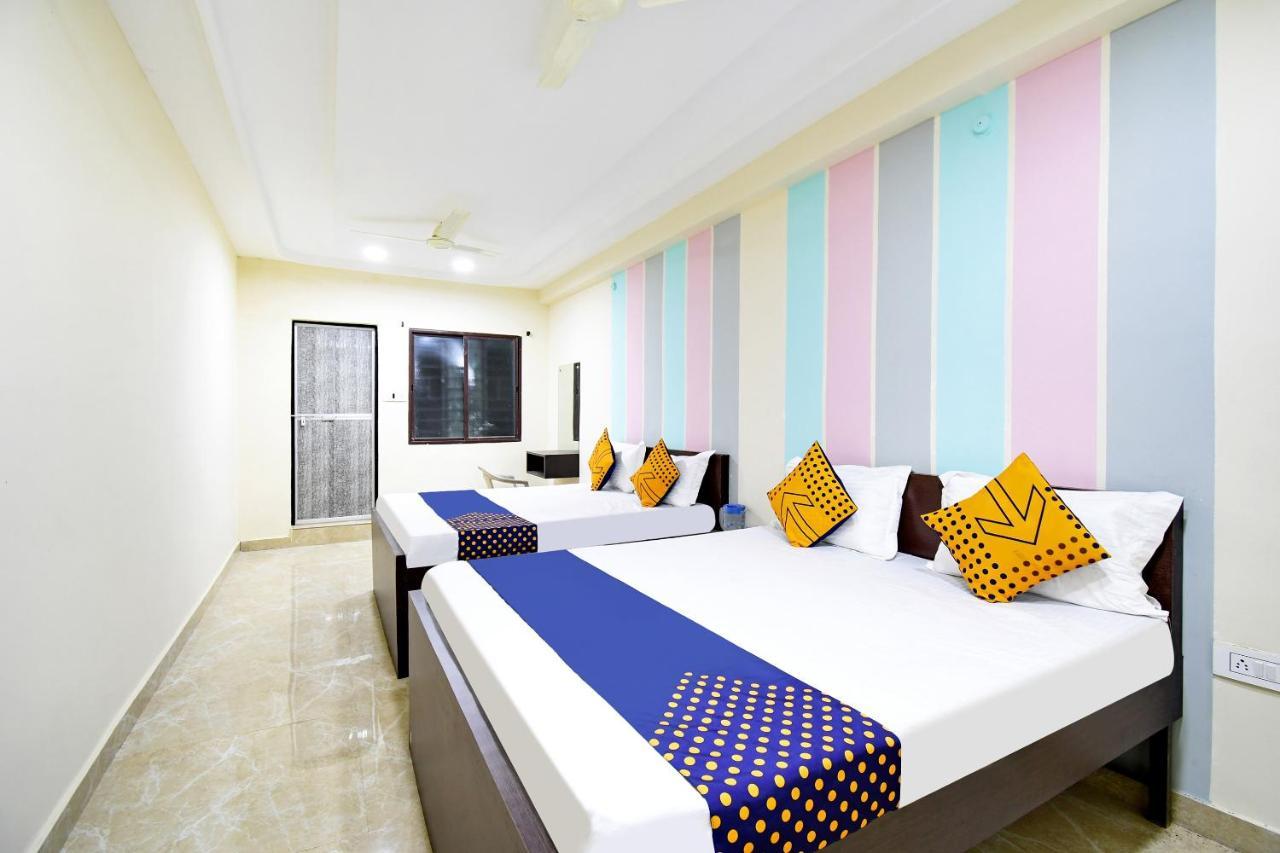 Отель Spot On 67472 Anant Palace Raj Nandgaon Экстерьер фото